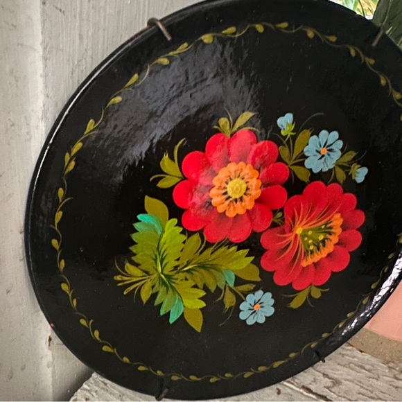 Vintage Antique 1950’s Russian Folk Art Carved Painted Wood Flowers Decor Plate - Picture 6 of 8